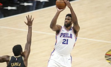 NBA视频-全场20中4、半场12中0 关键战役恩比德进攻端哑火