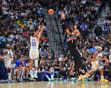 NBA回放-巴特勒报销勇士梦碎！美媒建议库里联手文班 福克斯&amp;索汉等成筹码